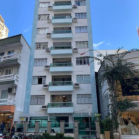 Apto Na Av Brasil Frente Ao Shopping,4Min Da Praia Balneário Camboriú Extérieur photo